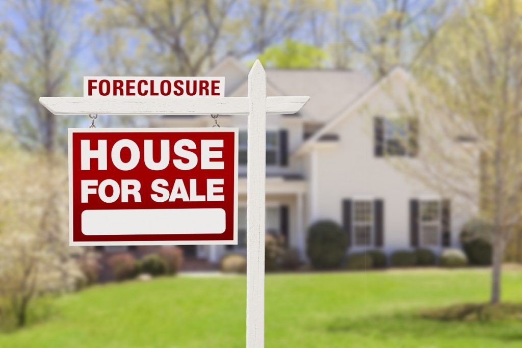 Selling vs. Leasing Your House: What to Consider