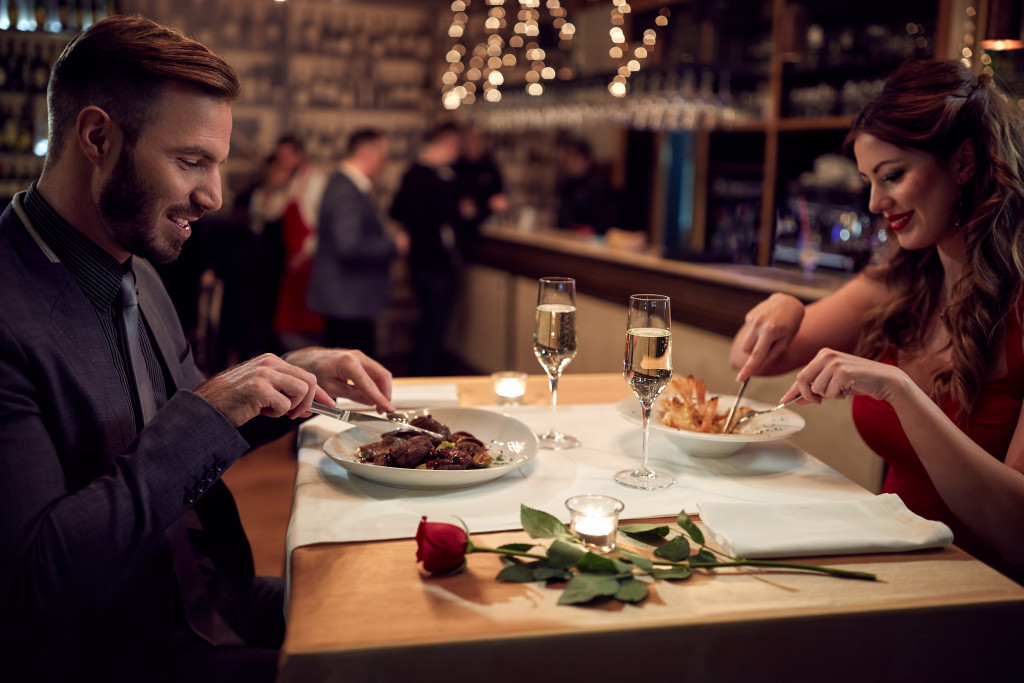 dinner date in a restaurant