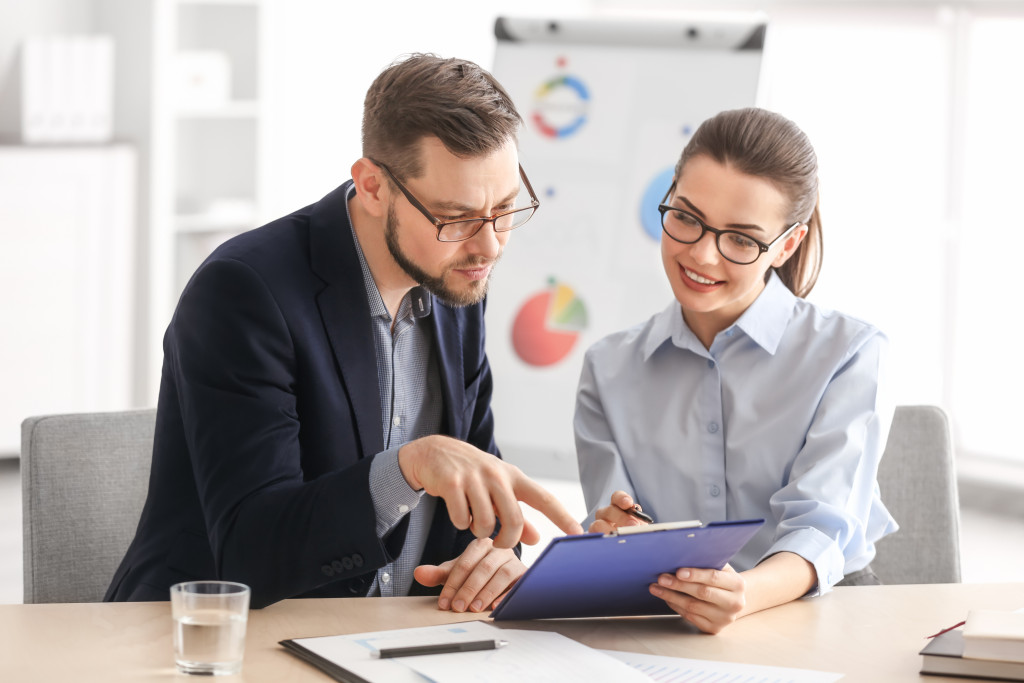 businessman talking to a financial advisor