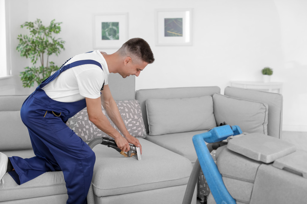 Getting home cleaning service